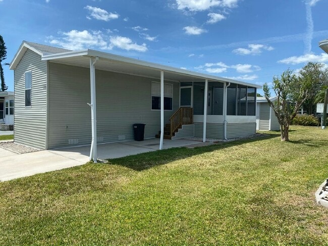200 3rd St E in Nokomis, FL - Building Photo - Building Photo