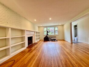 53 Gerald Rd in Milton, MA - Building Photo - Building Photo