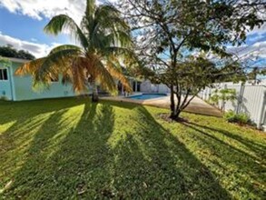 2421 SW 9th St in Fort Lauderdale, FL - Building Photo - Building Photo