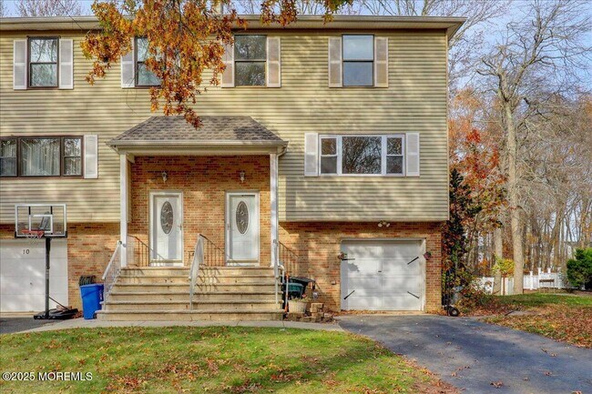 12 Lone Star Ln in Englishtown, NJ - Building Photo - Building Photo