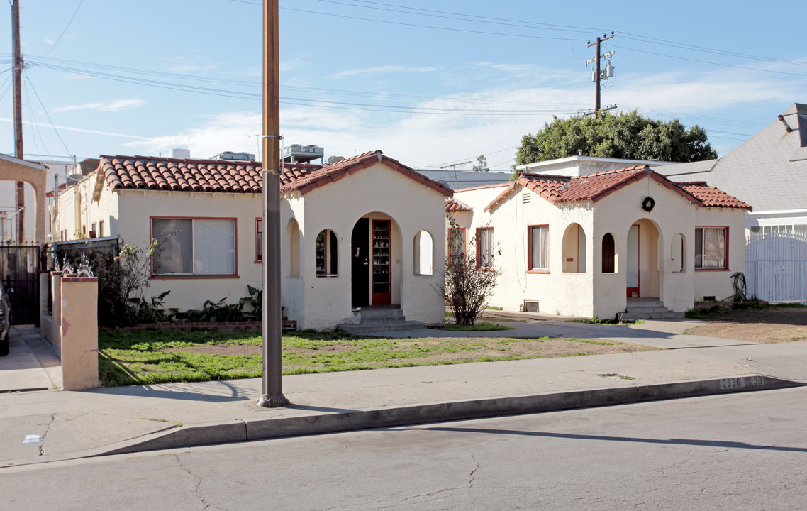 2632-2636 Cudahy St in Huntington Park, CA - Foto de edificio