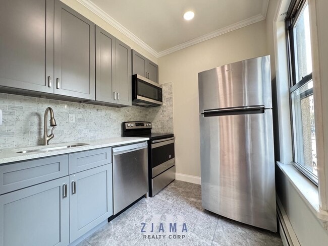1588 Fulton St in Brooklyn, NY - Building Photo - Building Photo