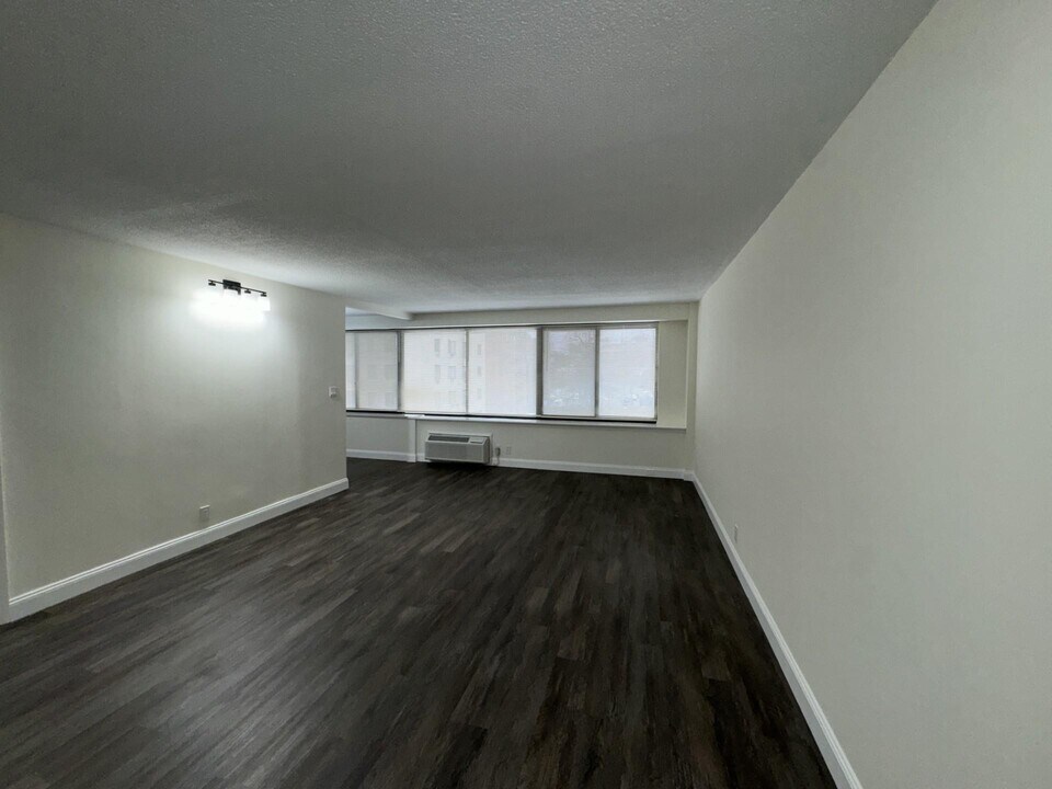 15 Stewart Pl in White Plains, NY - Building Photo