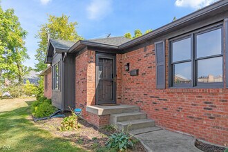 110 1st St SE in Carmel, IN - Building Photo - Building Photo