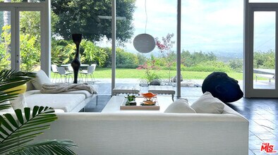 15146 Mulholland Dr in Los Angeles, CA - Building Photo - Building Photo