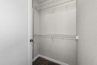 2526 NW Lois Ln in Ankeny, IA - Building Photo - Building Photo