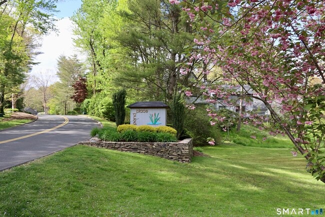 3 Edgewood Cir in Avon, CT - Building Photo - Building Photo