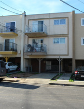 666 Sylvan St in Daly City, CA - Building Photo - Building Photo