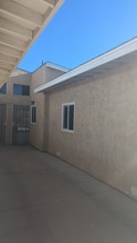16209 Juniper St in Hesperia, CA - Foto de edificio - Building Photo