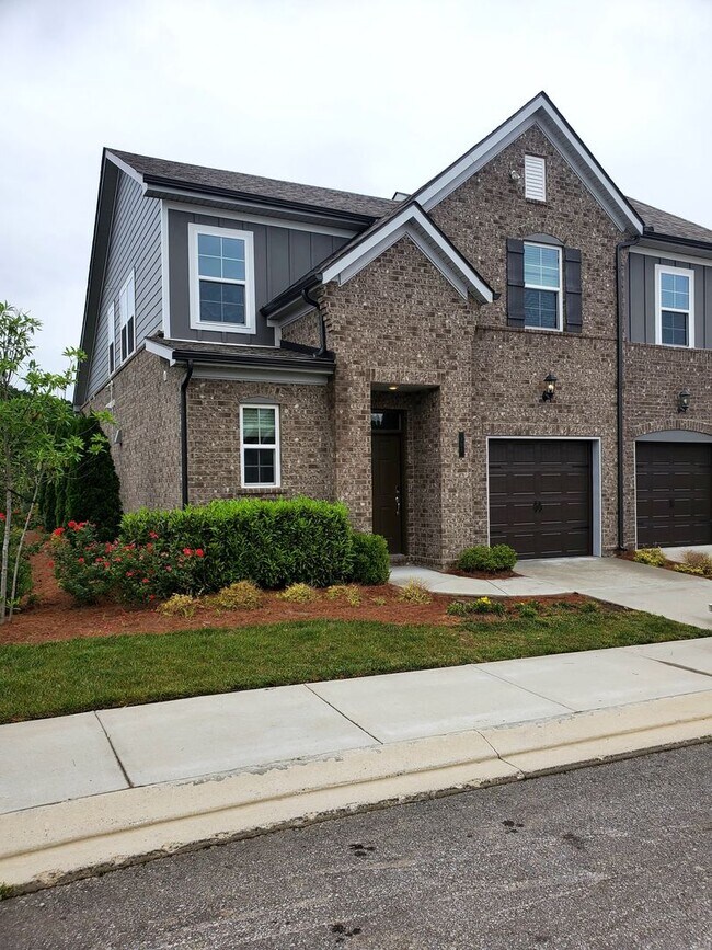 403 Wooden Shoe Wy in Lebanon, TN - Building Photo - Building Photo