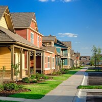 Building Photo - The Retreat at Louisville - Student Housing Apartamentos in Louisville, Kentucky