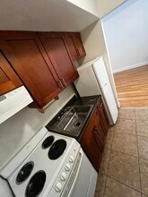 58 Lancaster Ter, Unit 306 in Brookline, MA - Foto de edificio - Building Photo