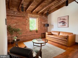 437 W Grant St in Lancaster, PA - Building Photo