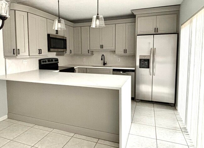 1705 17th Ln in Palm Beach Gardens, FL - Building Photo - Building Photo