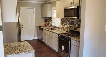 1327 Richland Rd SW in Atlanta, GA - Building Photo - Building Photo