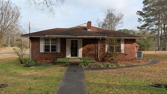 640 Blanton Ln in Forestdale, AL - Building Photo