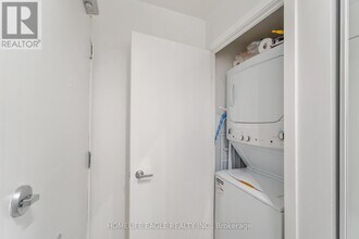 18-218 Rean Dr in Toronto, ON - Building Photo - Building Photo