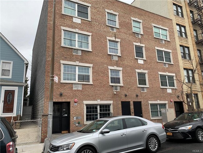 2538 Holland Ave in Bronx, NY - Building Photo - Building Photo