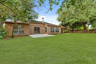 7511 Marisol Dr in Houston, TX - Building Photo - Building Photo