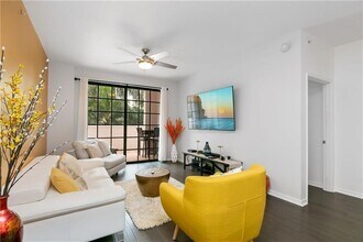 233 S Federal Hwy, Unit #203 in Boca Raton, FL - Building Photo - Building Photo