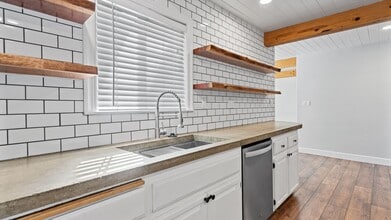 812 Taylor St in Winters, CA - Building Photo - Building Photo