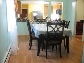 741 Somerville Ave-Unit -2 in Somerville, MA - Foto de edificio - Building Photo