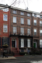 23 Washington Square North in New York, NY - Building Photo