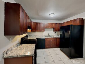 2258 Lake Dr in Dunedin, FL - Building Photo - Building Photo
