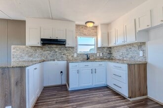 125 Rd 5814 in Cleveland, TX - Building Photo - Building Photo