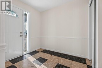 1900 Marquis Ave in Ottawa, ON - Building Photo - Building Photo