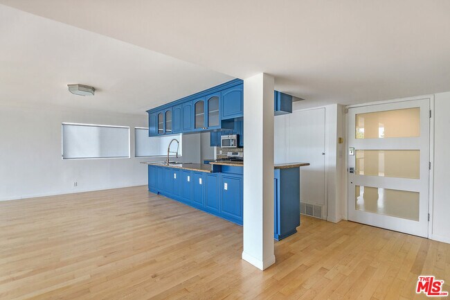 440 S Roxbury Dr in Beverly Hills, CA - Building Photo - Building Photo