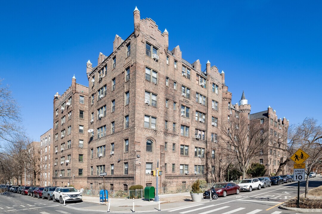 76-09 34th Avenue in Jackson Heights, NY - Foto de edificio