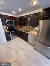 7621 Tremayne Pl in McLean, VA - Building Photo - Building Photo