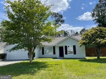 102 Azalea Ct in Kingsland, GA - Building Photo