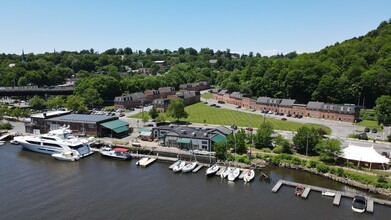 Waterfront at the Strand in Kingston, NY - Foto de edificio - Building Photo