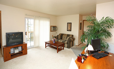 Grand Avenue Luxury Apartment Homes in Wausau, WI - Building Photo - Interior Photo