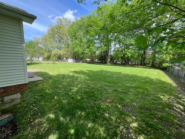 561 Donna Drive in Clarksville, TN - Building Photo - Building Photo