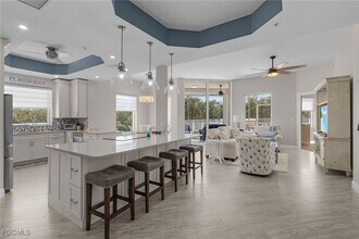 4182 Bay Beach Ln in Fort Myers Beach, FL - Foto de edificio - Building Photo