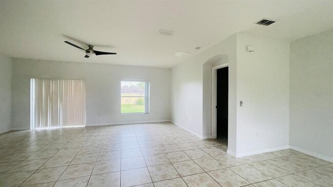4044 Marina Isle Dr in Kissimmee, FL - Building Photo - Building Photo