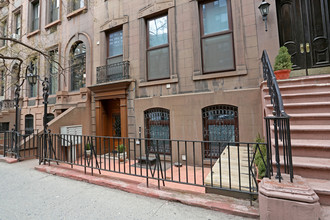 25-87 37th Street in New York, NY - Building Photo - Building Photo