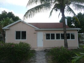 525 24th Ave N in Lake Worth Beach, FL - Building Photo