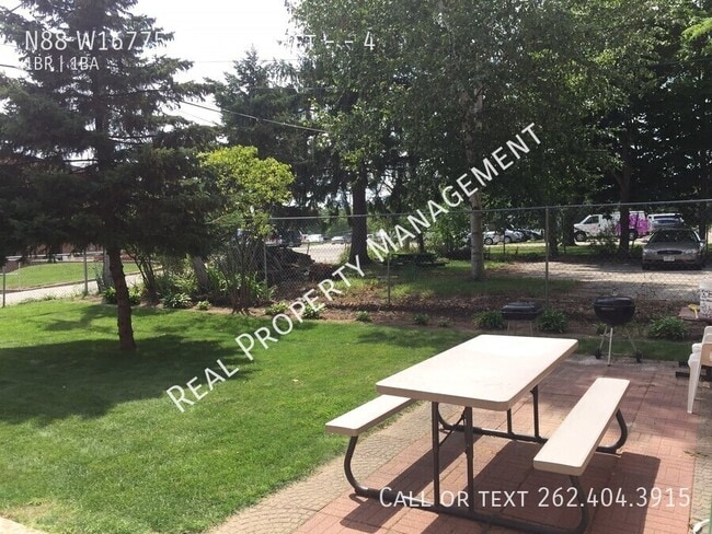 N88W16775-W16775 Main St in Menomonee Falls, WI - Building Photo - Building Photo