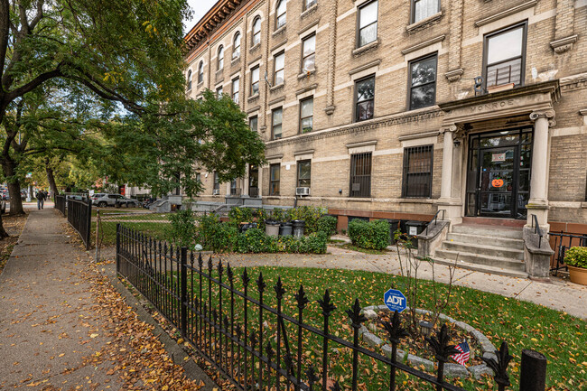 807 Beverley Rd in Brooklyn, NY - Foto de edificio - Building Photo