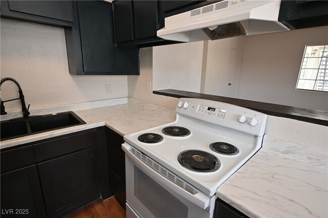 property at 1512 Cobb Ln