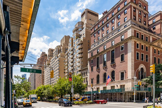 40 Park Avenue in New York, NY - Building Photo - Building Photo