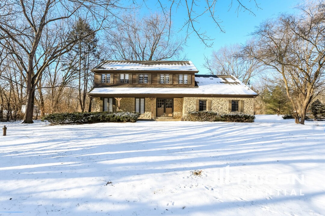 5N400 Fence Rail Ct in St. Charles, IL - Building Photo