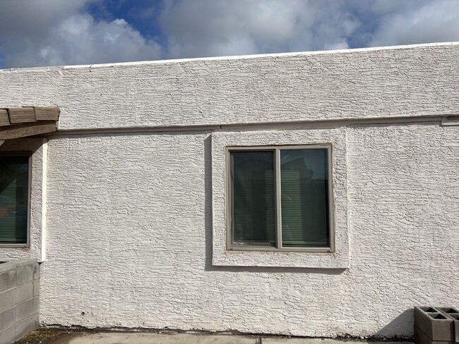 525 E Peppertree Ave in Apache Junction, AZ - Building Photo - Building Photo