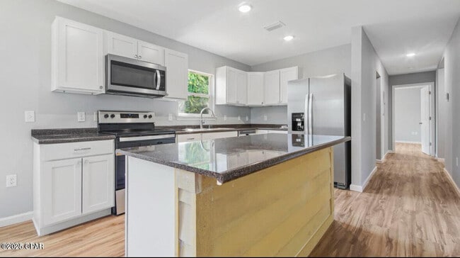 2806 E 3rd St in Panama City, FL - Building Photo - Building Photo