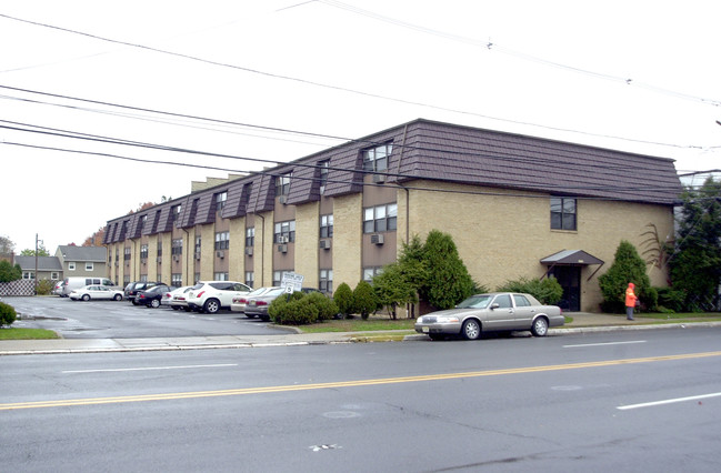 Pen Apartments in Linden, NJ - Building Photo - Building Photo