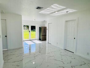 2021 NW 62nd Terrace in Sunrise, FL - Building Photo - Building Photo